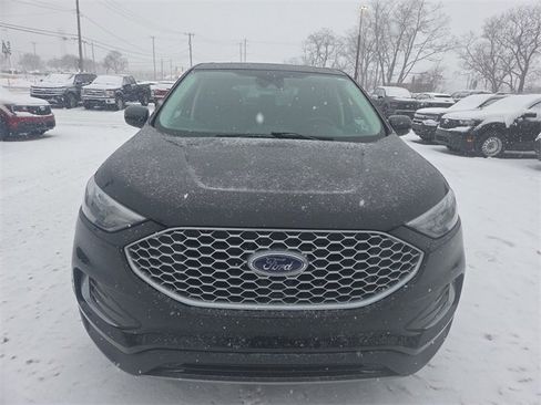 Certified 2023 Ford Edge SEL image 11