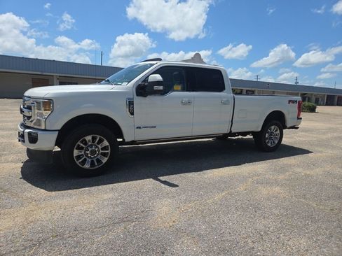 Used 2021 Ford F350 Limited AWD/4WD image 4