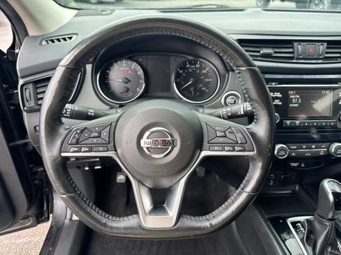 Used 2017 Nissan Rogue Sport SV w/ SV All-Weather Package AWD/4WD image 11