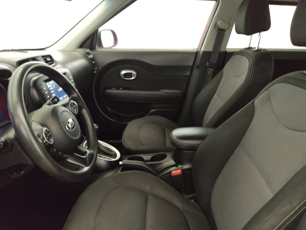Used 2019 Kia Soul + FWD image 17