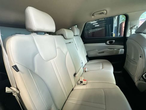 Used 2025 Kia Sorento S FWD image 26