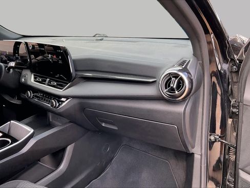 Used 2025 Chevrolet Equinox LT FWD image 18