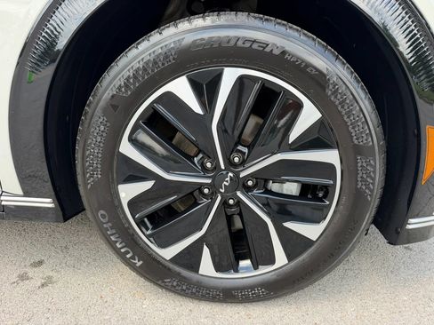 Used 2023 Kia EV6 Wind w/ Wind Technology Package AWD/4WD image 10
