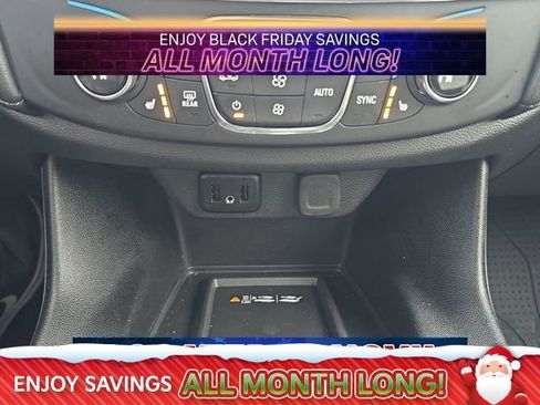 Used 2023 Chevrolet Traverse LT image 20