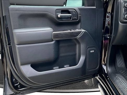 Used 2019 Chevrolet Silverado 1500 LTZ w/ LTZ Premium Package AWD/4WD image 20