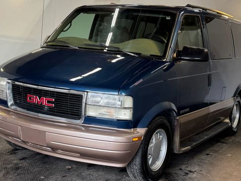 Used 2002 GMC Safari w/ Sle Marketing Option Pkg 2 image 2