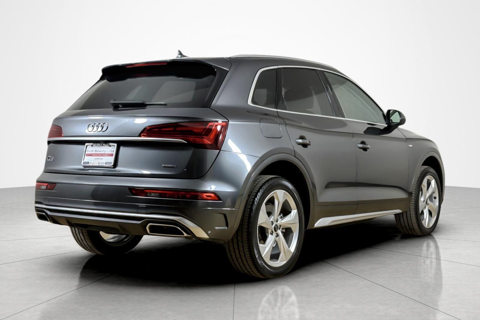 Used 2023 Audi Q5 2.0T Premium Plus w/ Premium Plus Package AWD/4WD image 5