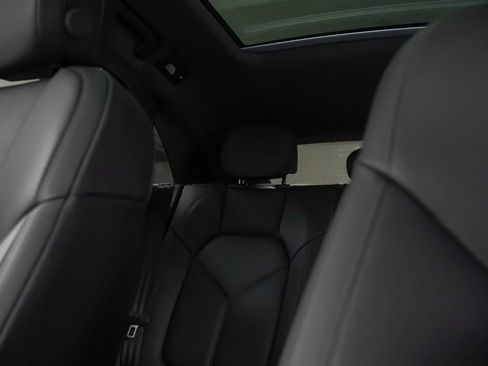 Certified 2026 Porsche Macan AWD/4WD image 35