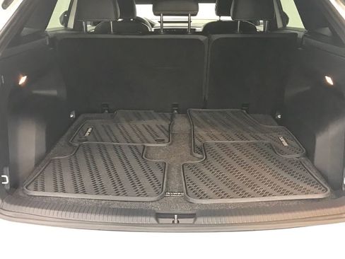 Used 2021 Volkswagen Atlas Cross Sport SE image 29