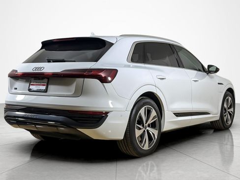 Used 2024 Audi Q8 e-tron Premium Plus AWD/4WD image 5