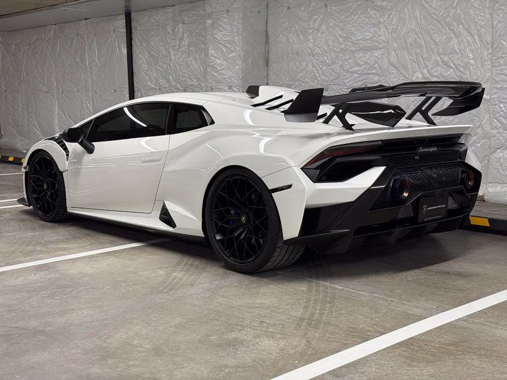 Used 2021 Lamborghini Huracan STO RWD image 12