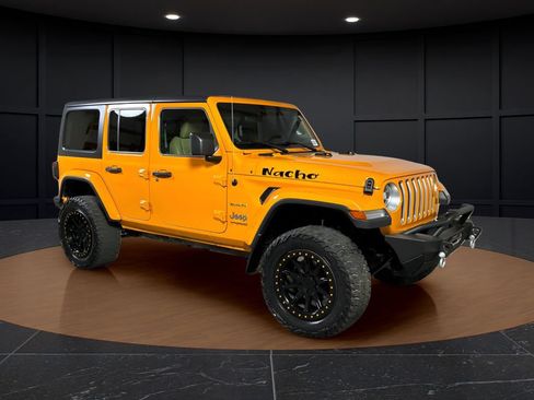 Used 2018 Jeep Wrangler Unlimited Sahara w/ Uconnect 4C Nav & Sound Group AWD/4WD image 7