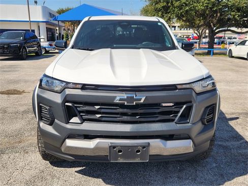 Used 2023 Chevrolet Colorado Trail Boss w/ Technology Package image 2