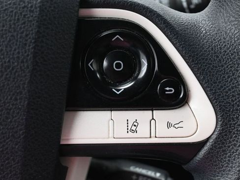 Used 2017 Toyota Prius Two w/ Carpet Mat Package FWD image 17