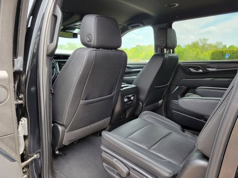 Used 2024 GMC Yukon XL Denali AWD/4WD image 14