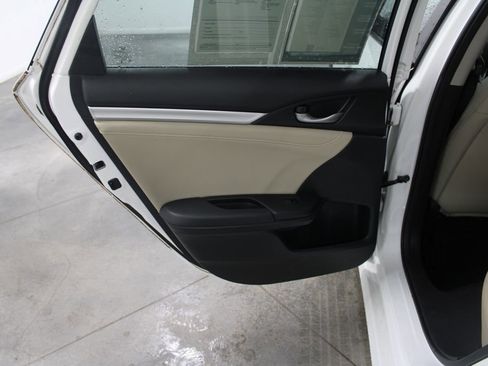 Used 2017 Honda Civic EX-L image 25