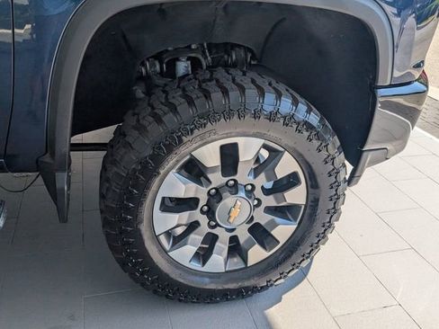 Used 2021 Chevrolet Silverado 2500 Custom w/ Safety Confidence Package image 15