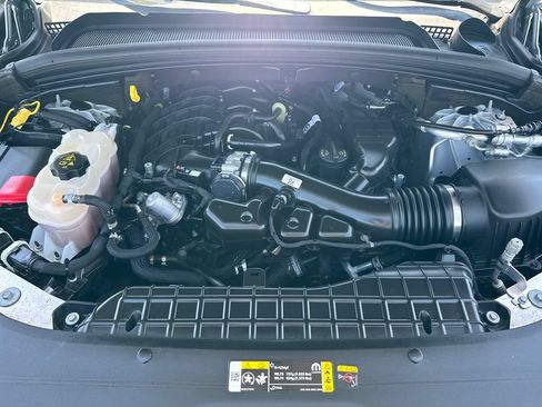 Certified 2021 Jeep Grand Cherokee L Limited AWD/4WD image 9