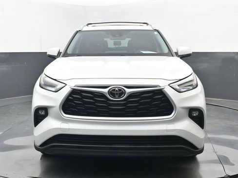 Used 2022 Toyota Highlander XLE image 23