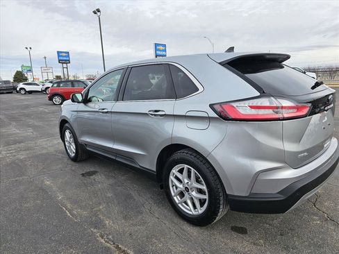 Used 2024 Ford Edge SEL image 5