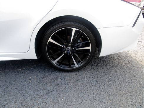 Used 2018 Toyota Camry XSE image 23