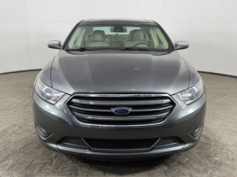 Used 2018 Ford Taurus Limited FWD image 2