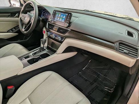 Used 2018 Honda Accord EX image 29