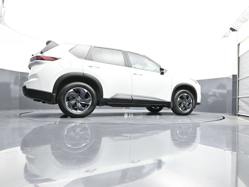 Certified 2026 Nissan Rogue SV AWD/4WD image 49