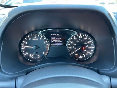 Used 2020 Nissan Pathfinder S AWD/4WD image 9