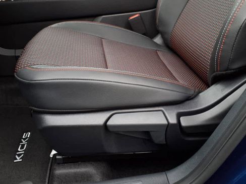 New 2025 Nissan Kicks SR image 14