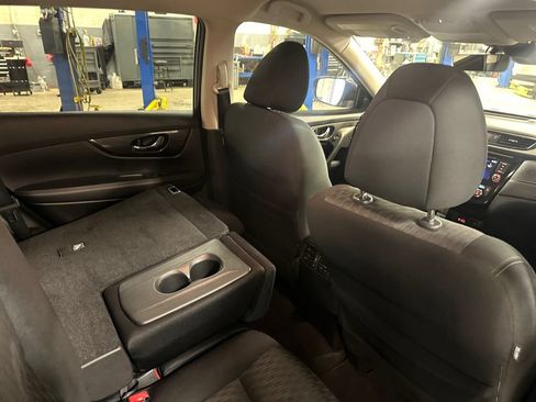 Used 2019 Nissan Rogue SV w/ Premium Package FWD image 39
