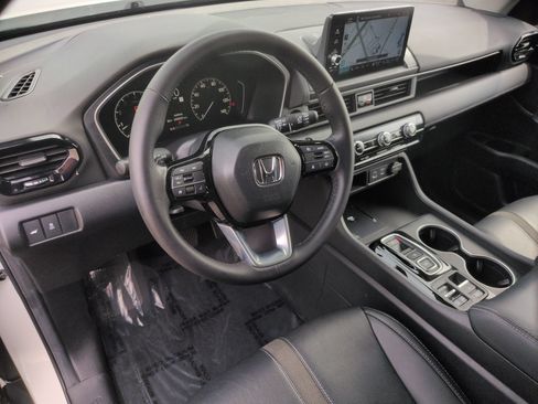 Used 2024 Honda Pilot Touring image 17
