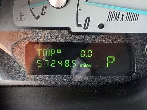 Used 2002 Ford Thunderbird Deluxe image 24