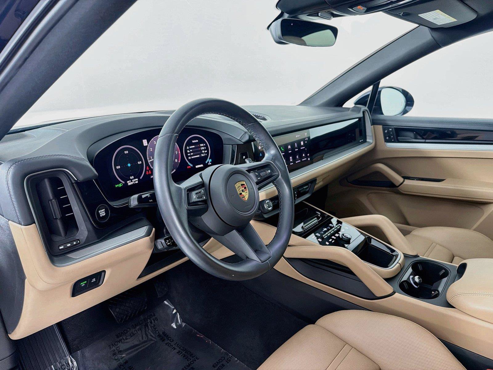 Used 2024 Porsche Cayenne Coupe w/ Premium Package Plus AWD/4WD image 4