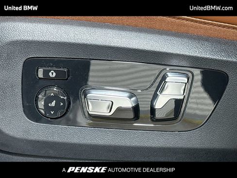 Used 2024 BMW X5 xDrive40i w/ M Sport Package AWD/4WD image 4