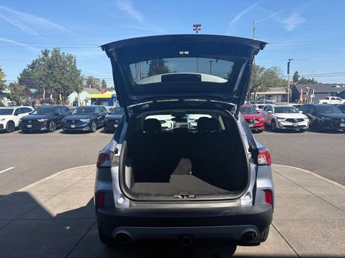 Used 2022 Ford Escape SEL w/ Technology Package AWD/4WD image 8