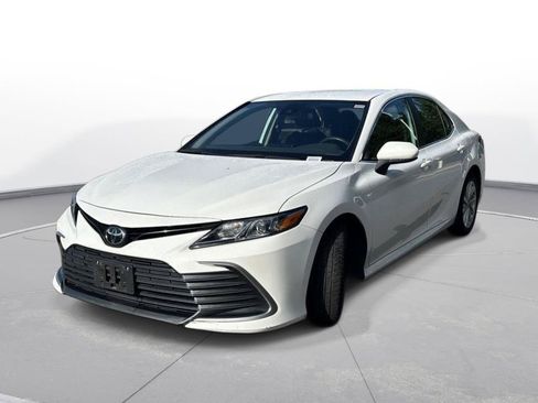 Used 2024 Toyota Camry LE FWD image 2