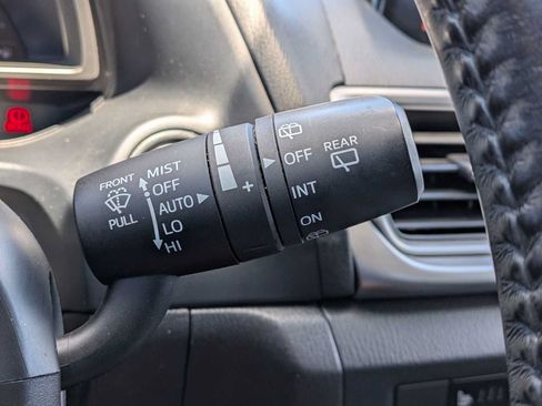 Used 2017 MAZDA MAZDA3 Touring FWD image 25
