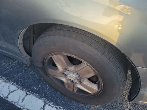 Used 2005 Chevrolet Malibu LS w/ Preferred Equipment Group FWD image 8