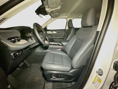 New 2026 Ford Explorer Active w/ Active Comfort Package AWD/4WD image 16
