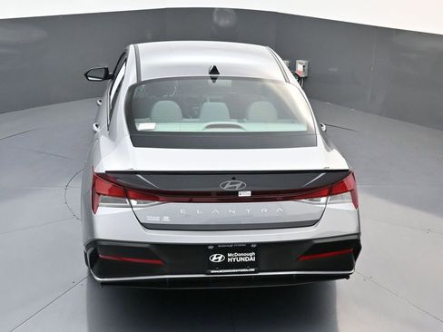 Certified 2025 Hyundai Elantra Sport image 17