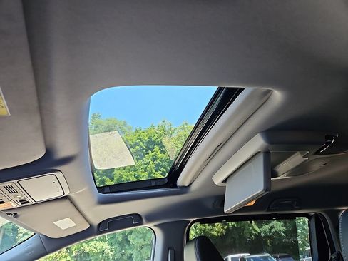 Used 2021 Honda Odyssey Touring image 18