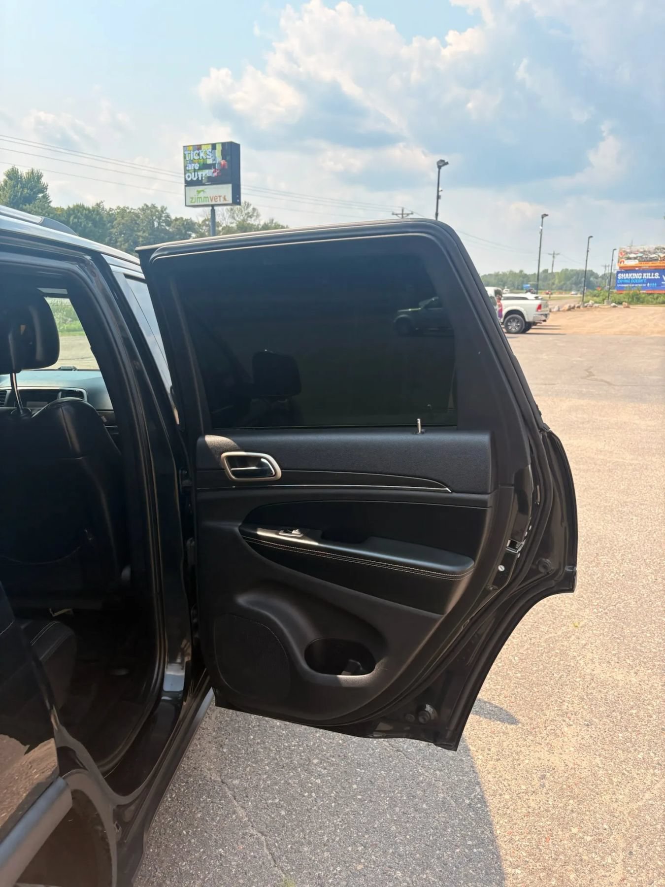 Used 2015 Jeep Grand Cherokee Limited AWD/4WD image 32