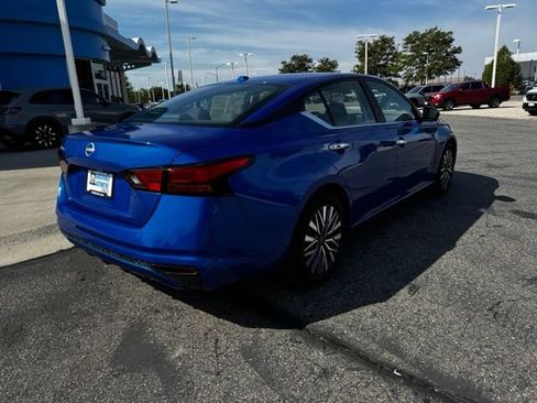 Used 2025 Nissan Altima 2.5 SV FWD image 5