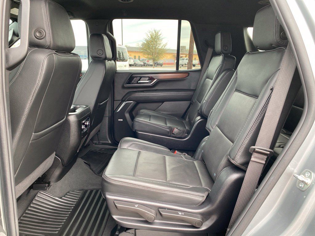 Used 2025 GMC Yukon Denali AWD/4WD image 38