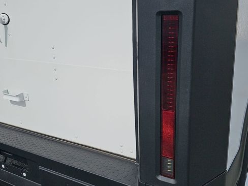 New 2025 Chevrolet Brightdrop 400 image 39