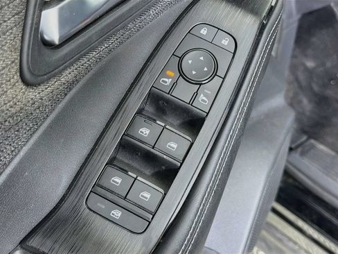 Used 2022 Nissan Rogue SV FWD image 21