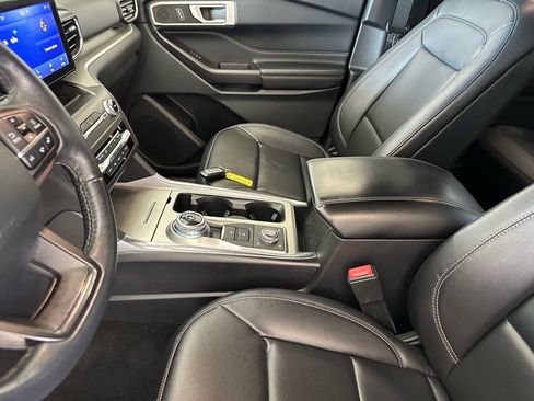 Certified 2020 Ford Explorer XLT w/ Equipment Group 202A image 21