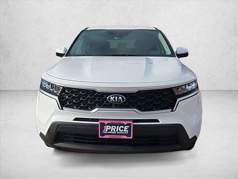 Used 2021 Kia Sorento LX image 2