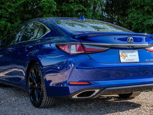 Used 2022 Lexus ES 350 F Sport image 3
